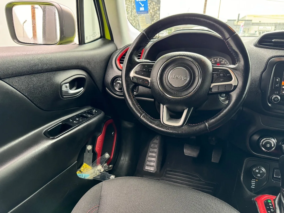 Jeep Renegade — Photo 5