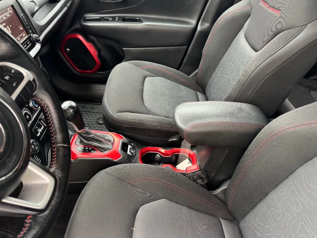 Jeep Renegade — Photo 6