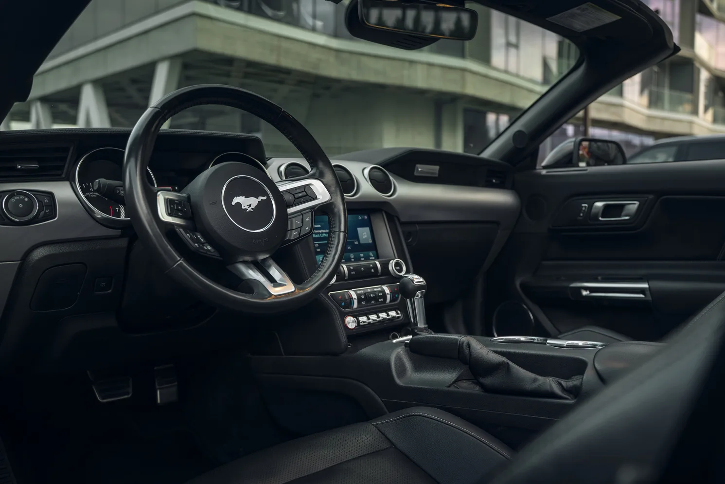 Ford Mustang Cabrio — Photo 11