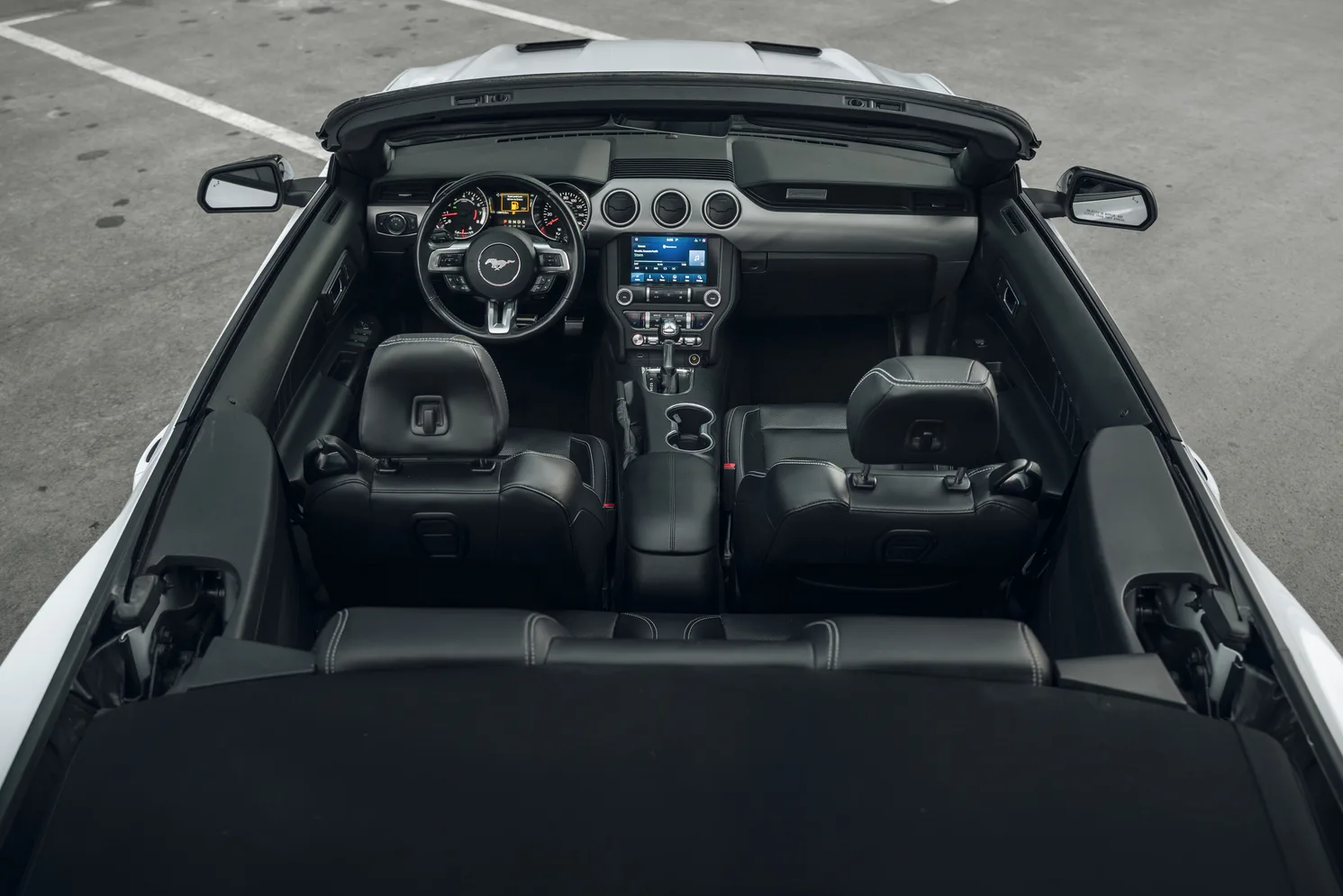 Ford Mustang Cabrio — Photo 9