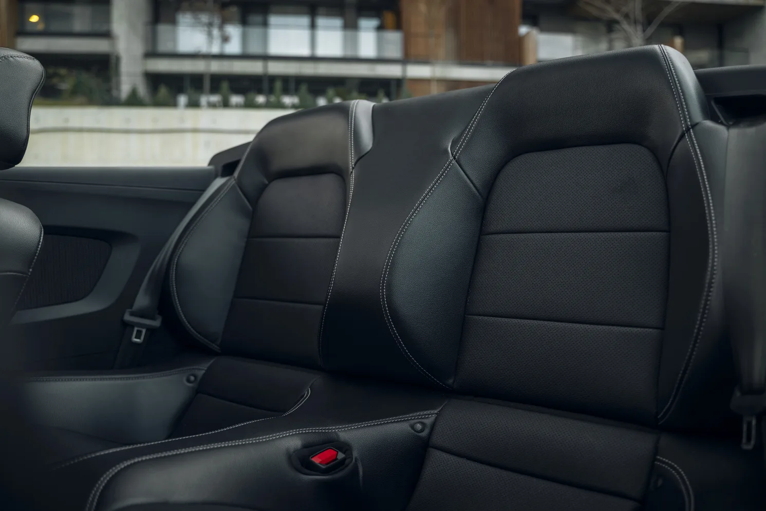 Ford Mustang Cabrio — Photo 14
