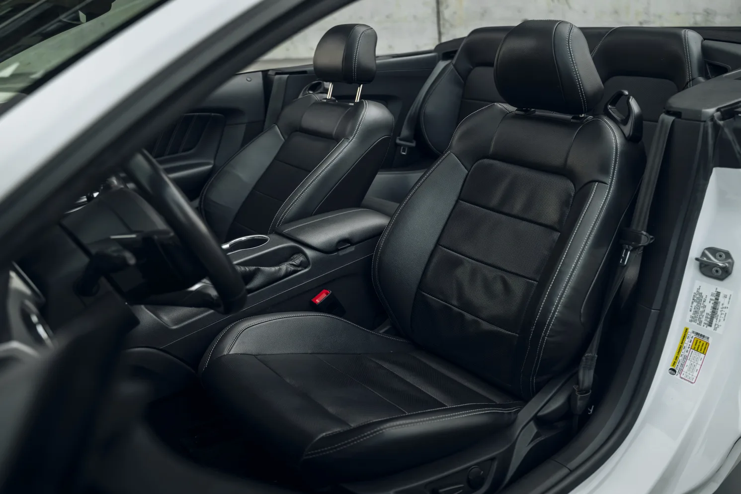 Ford Mustang Cabrio — Photo 10