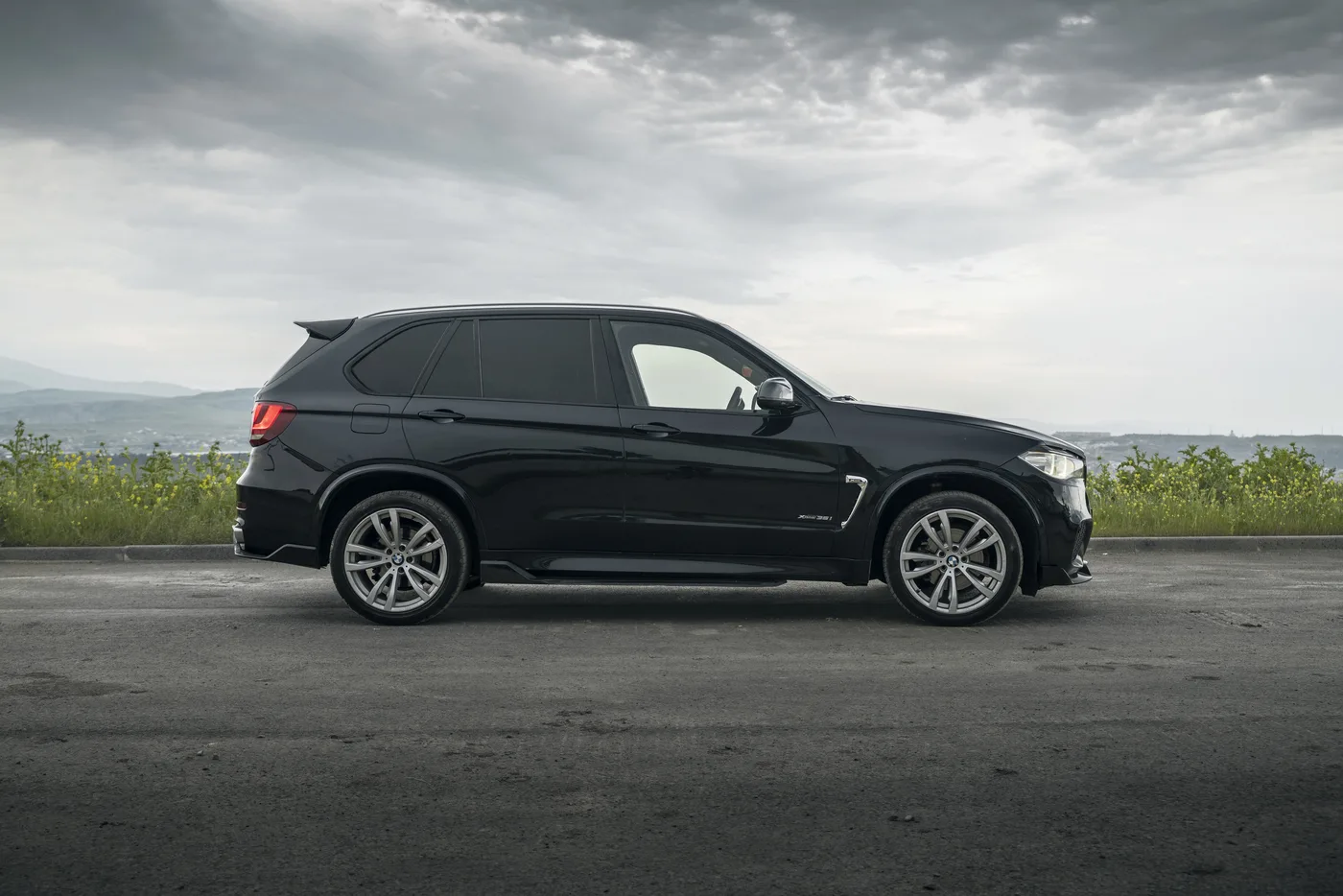 BMW X5 2013 - side view