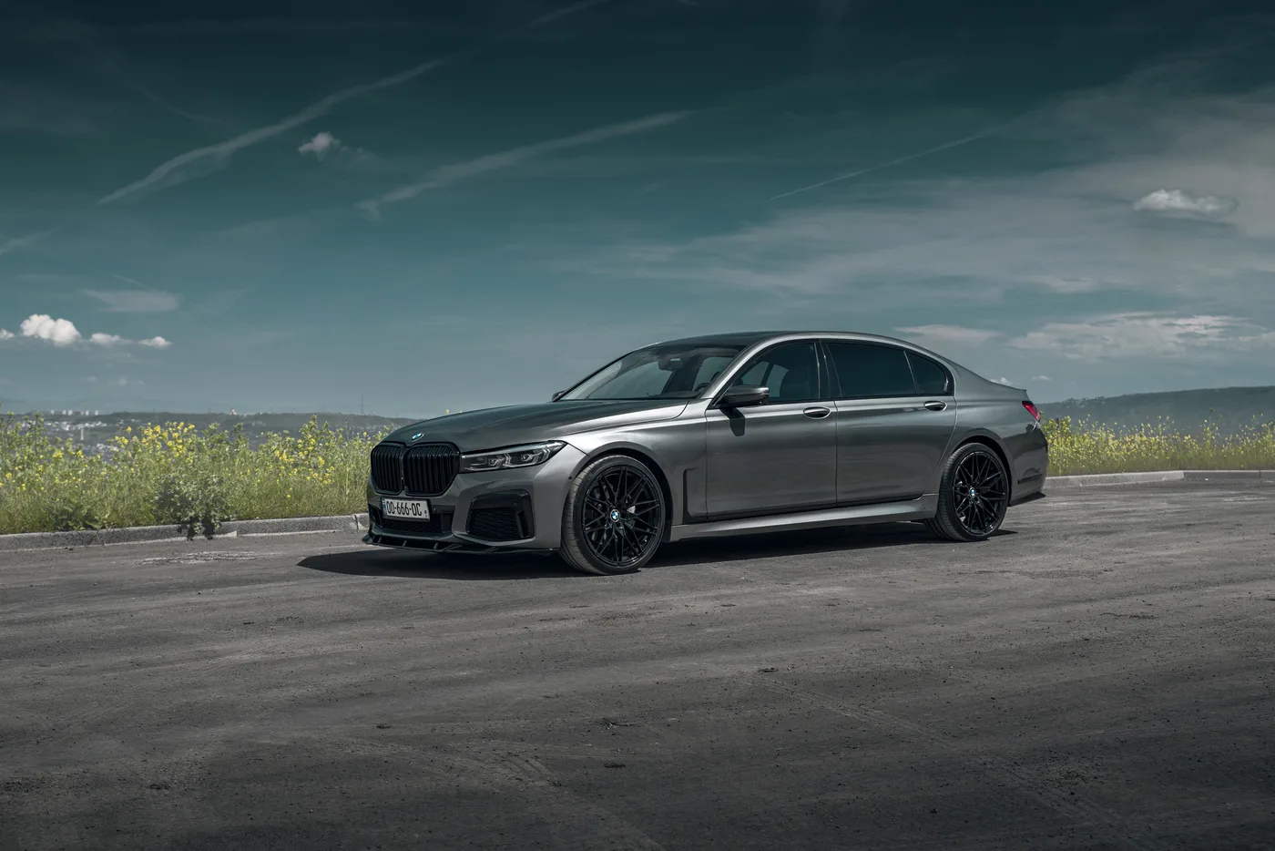 BMW 740i 2015 - rear view - RentGeo Cars
