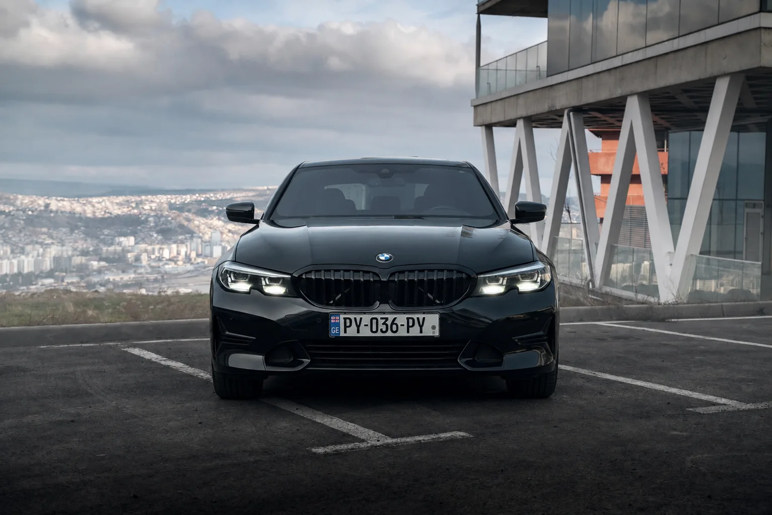BMW 330i 2019 - rear view - RentGeo Cars