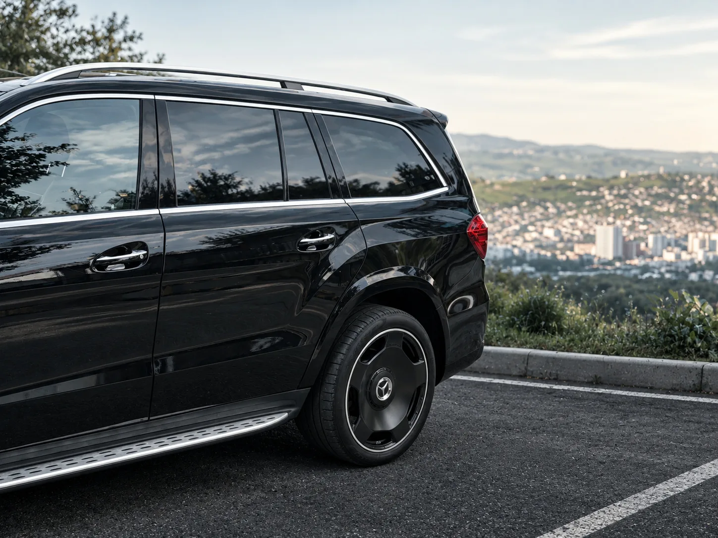 Mercedes-Benz GLS 450 (7-seater) 2019 - side view
